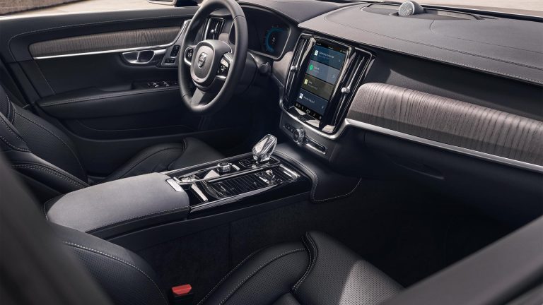 Volvo S90 внутри